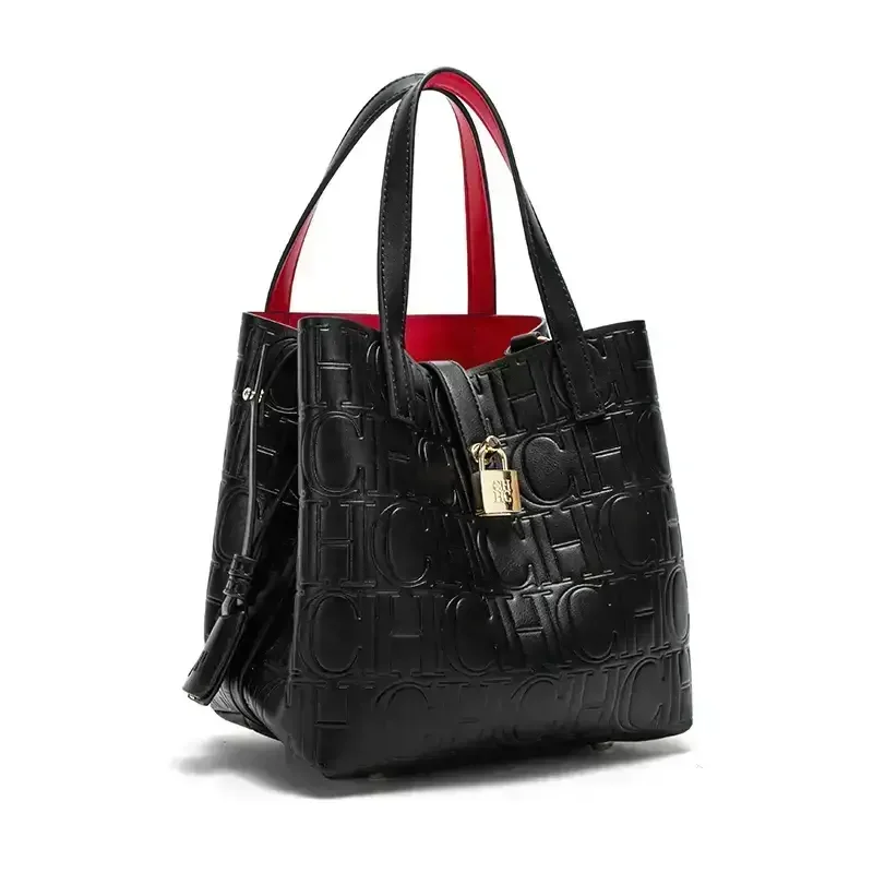 Bolsa Tote Embossed Letter: Elegância em Relevo e Design Atemporal - Imagem 10