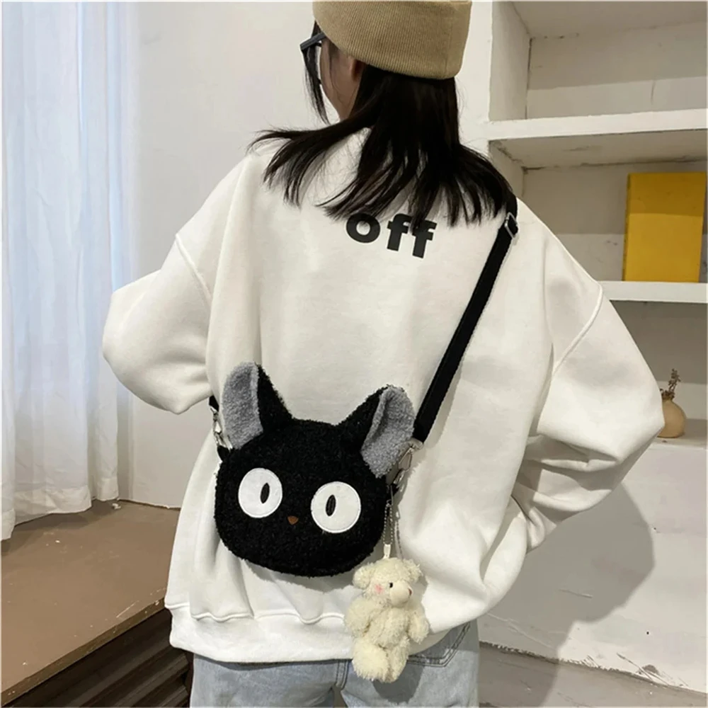Bolsa Soft Kawaii: Charme e Estilo Japonês em Pelúcia - Imagem 2