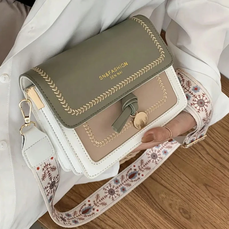 Bolsa Crossbody Street: Modernidade e Conforto com Alça Larga