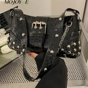 Bolsa Shoulder Y2K Rock: Design Plissado com Tachas e Correntes