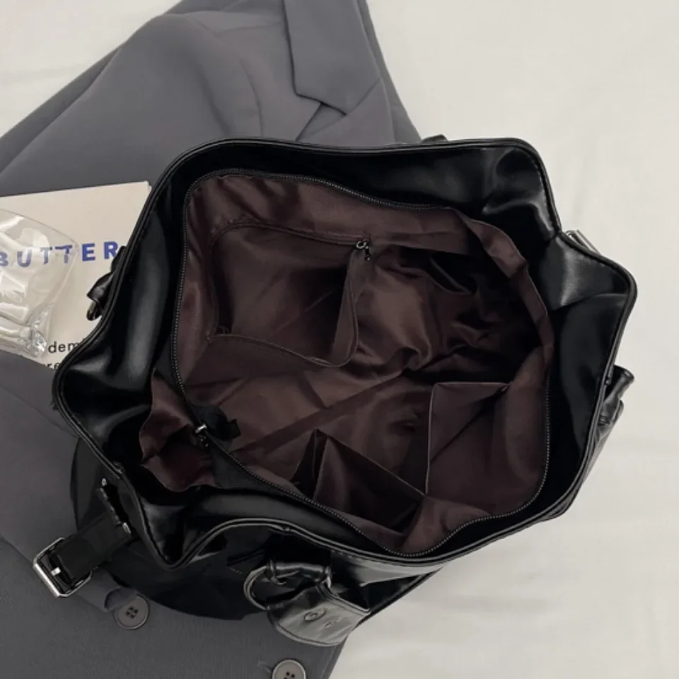 Bolsa Tote Retro Luxe: Espaço, Suavidade e Versatilidade em Couro Microfibra - Imagem 5